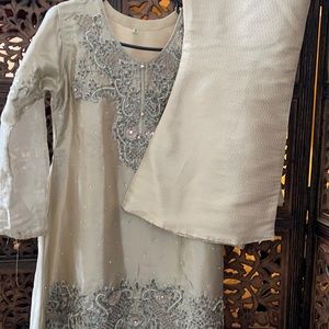 Beautiful formal Pakistani outfit